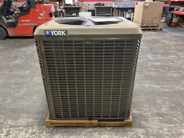 2.5 Ton Single Stage LX Series Split-System Heat Pump; 14 SEER, 208-230/60/1, R-410A
