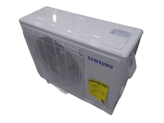 Bomba de calor minisplit para exteriores de zona única serie Novus de 12 000 Btu, 115/60/1 20 Seer R-410A