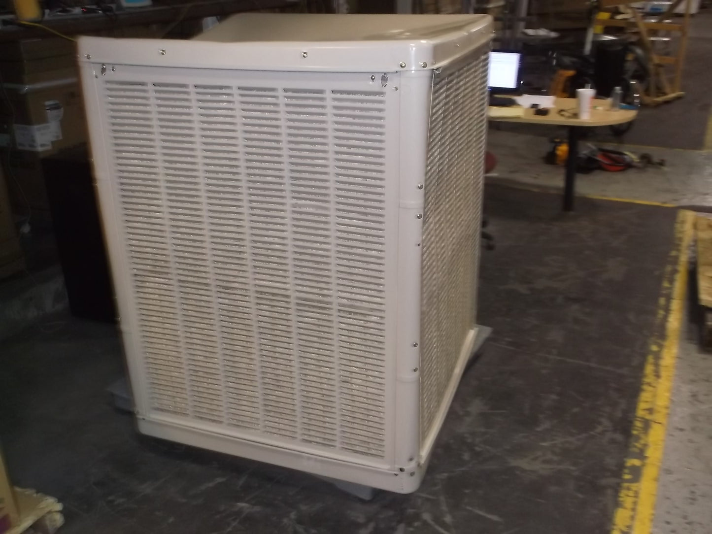 Enfriador evaporativo con conductos de 7500 a 8500 CFM, paquete de transmisión 115/60/1 sin ventilador