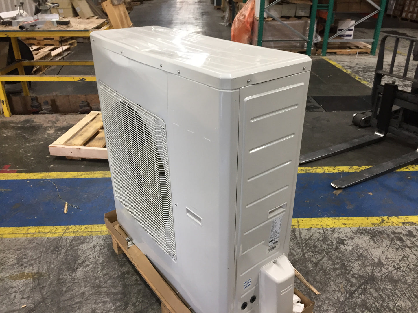 36,000 Btu Inverter Type Single-Zone Outdoor Mini-Split Heat Pump, 20 Seer 208-230/60/1 R-410A