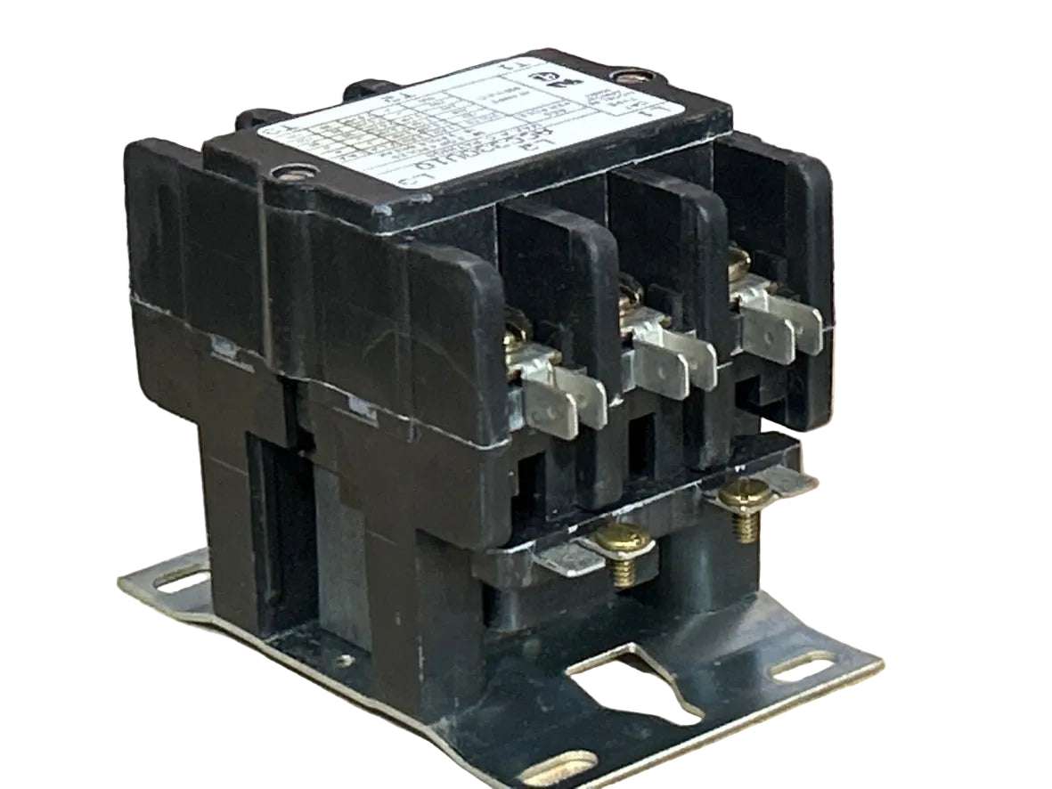 24 V, 50/60 Hz, 30 Amps 3 Pole Contactor