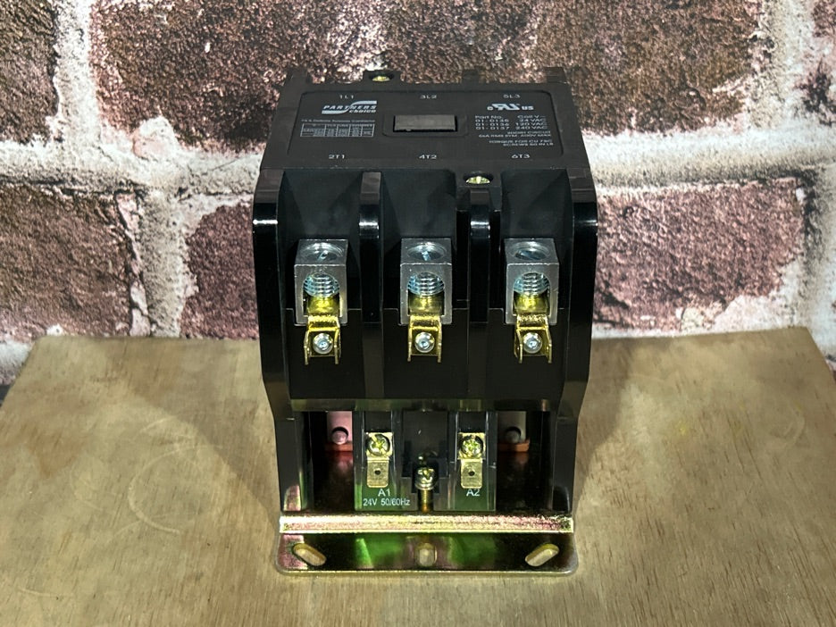 24 V, 50/60 Hz, 75 Amps 3 Pole Contactor