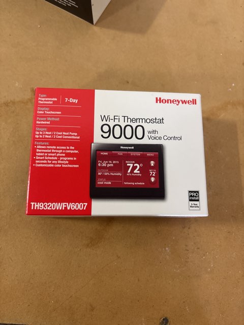 Programmable Voice Control Multi-Stage 24 V Heat Pump/Conventional Thermostat