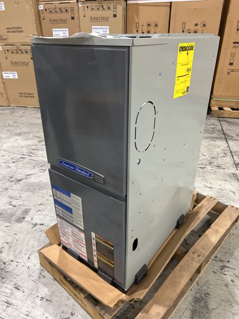 80,000 BTU 3-Stg Modulating Down/Horz ECM Var Spd Communicating Gas Furnace 95% 115/60/1 CFM: 1558