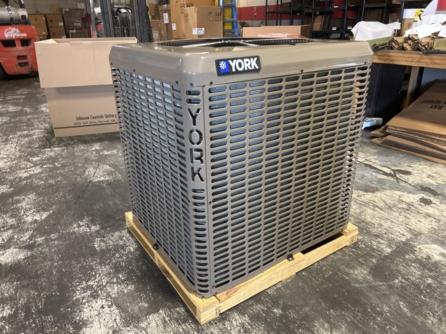 3.5 Ton LX Series Split-System Heat Pump; 16 SEER, 208-230/60/1, R-410A, W2H2890672