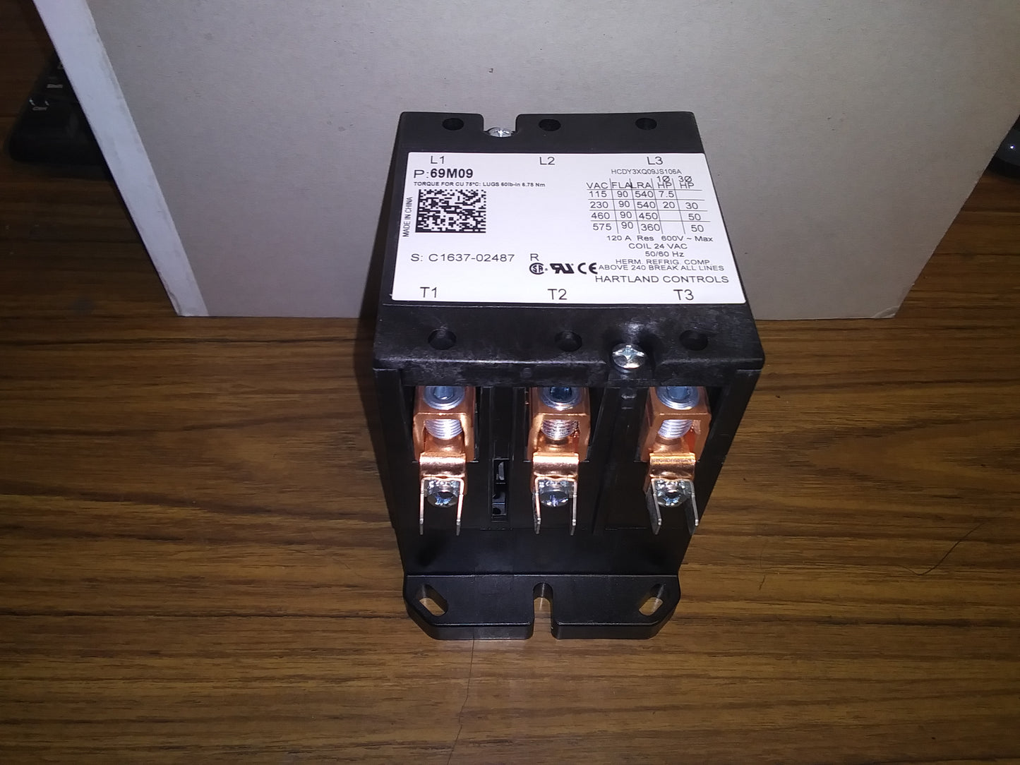 Contactor de propósito definido de 3 polos y 90 amperios con bobina de 24 voltios