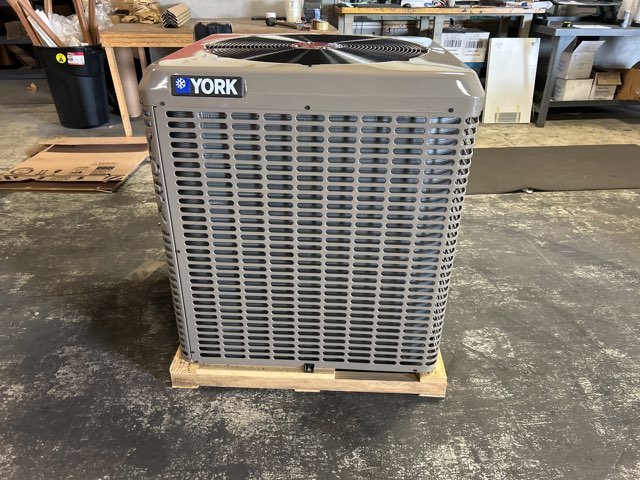 2.5 Ton Split-System Heat Pump 208-230/60/1 16 SEER R-410A