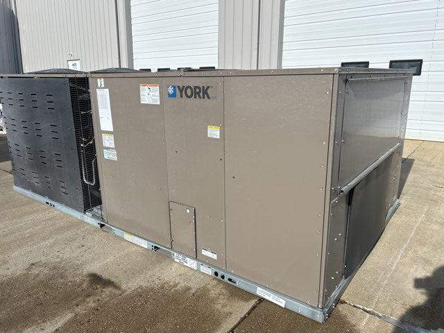 23 Ton Two-Stage Downflow Packaged Air Conditioning Unit, 11.3 EER, 460/60/3, R410A