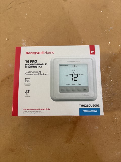 2 Heat/1 Cool, Programmable 24 V Heat Pump/Conventional Thermostat
