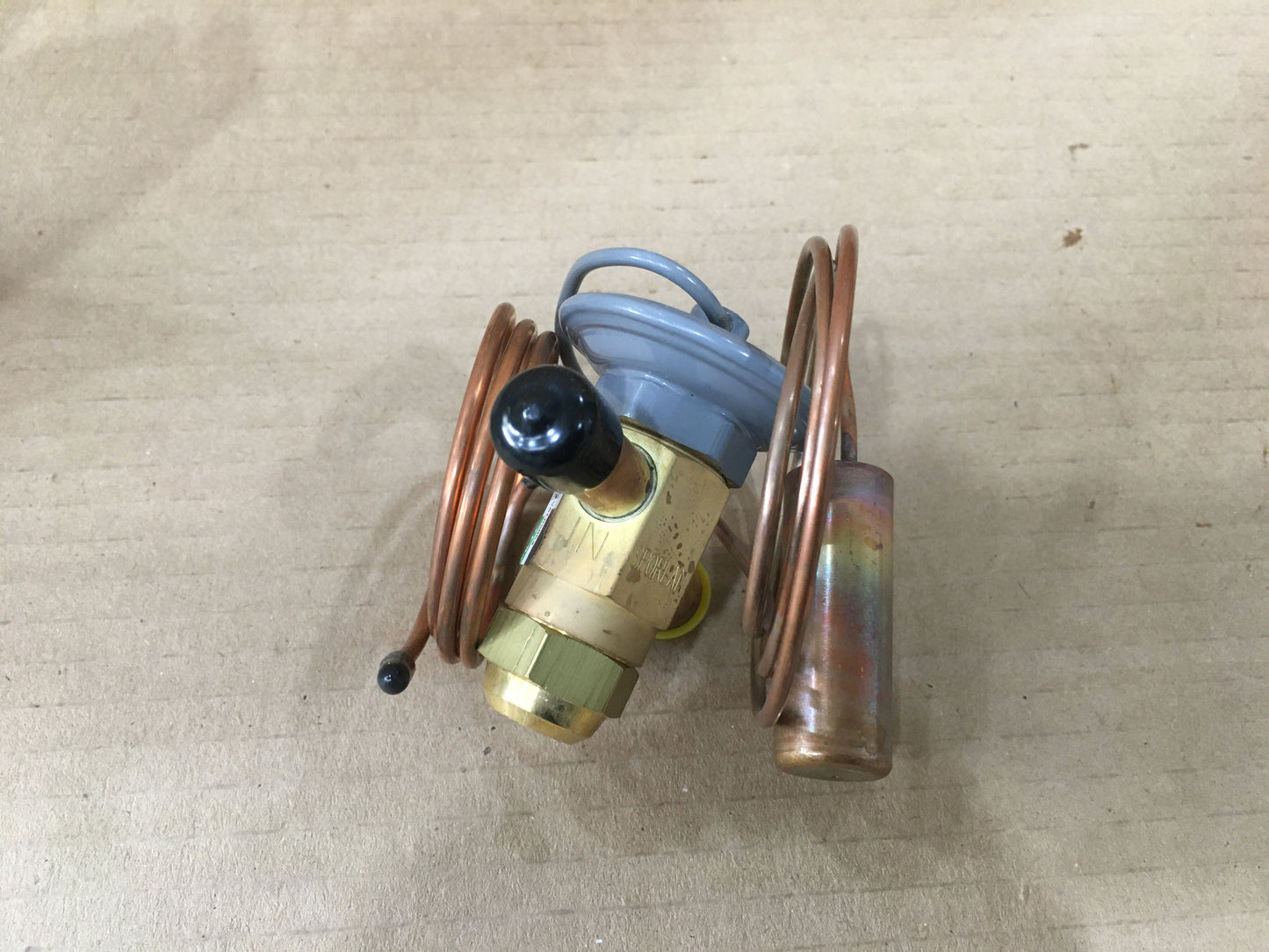 Válvula de expansión térmica externa ajustable de 2 toneladas/Ecualizador de puerto de purga externo de 1/8 ODF R-22"