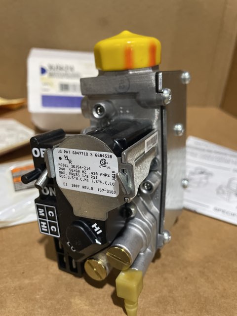 24 VAC, 2-Stage Combination Gas Valve