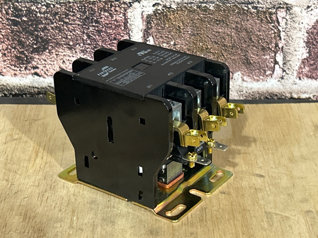 240 V, 50/60 Hz, 60 Amps 3 Pole Contactor