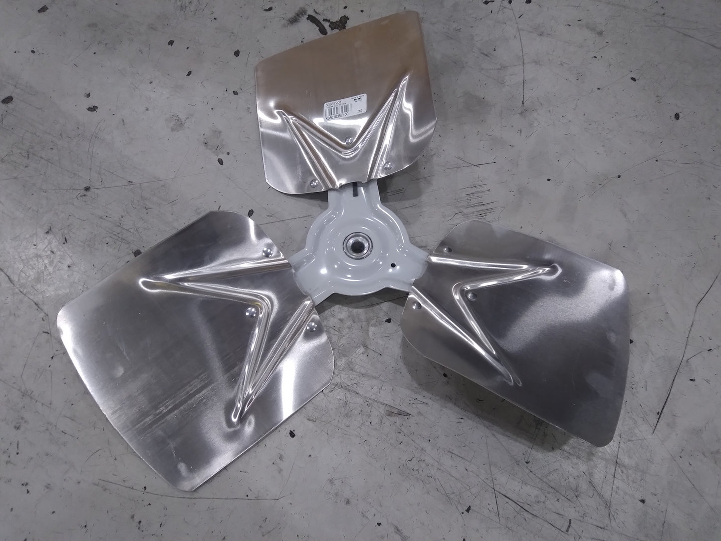 22Dia 3 Blade Aluminum Fan 1/2" Bore CCW 26 Deg Pitc"