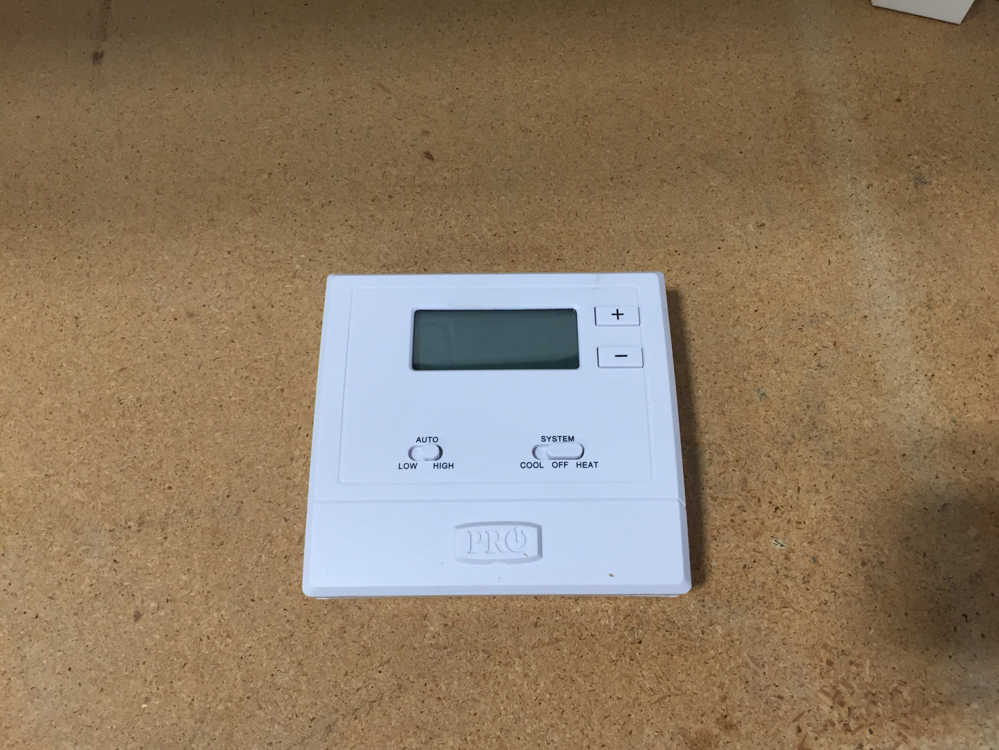 T631W-2 Wireless PtAC Thermostat 24V Non-Programmable