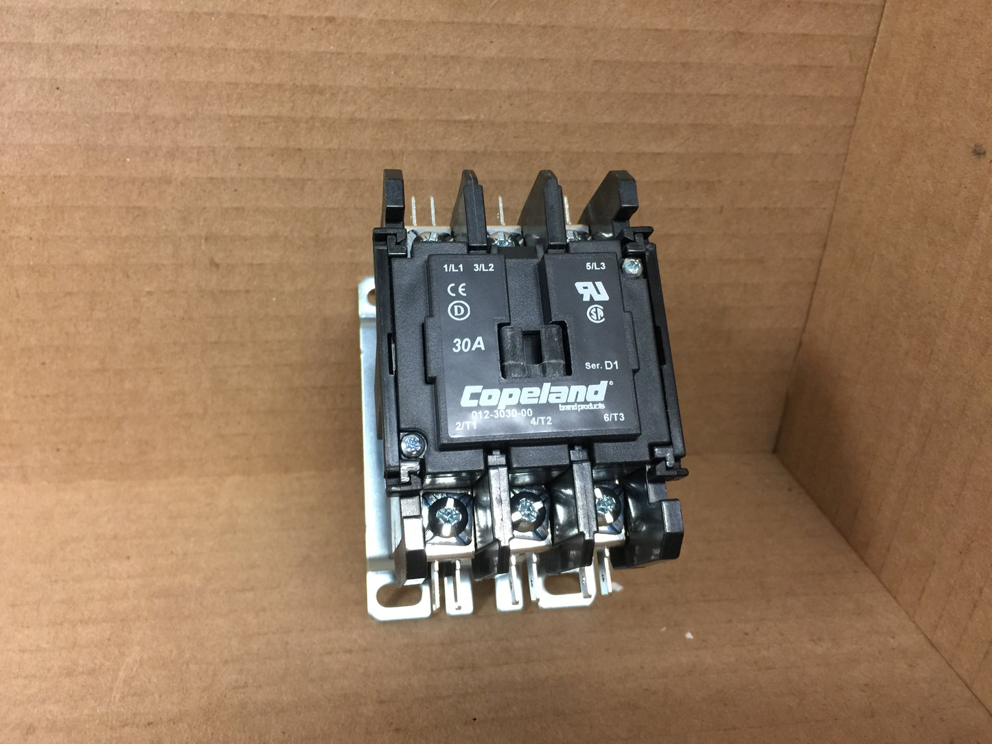 Contactor; 3 Pole 30 Amp 24 Volt