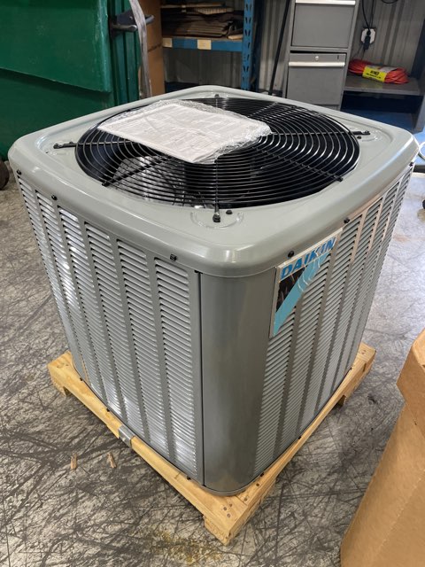 1.5 Ton Single-Stage Split-System Air Conditioner 208-230/60/1 R410A 14.3 SEER2