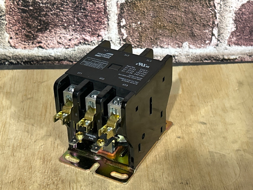 24 V, 50/60 Hz, 60 Amps 3 Pole Contactor