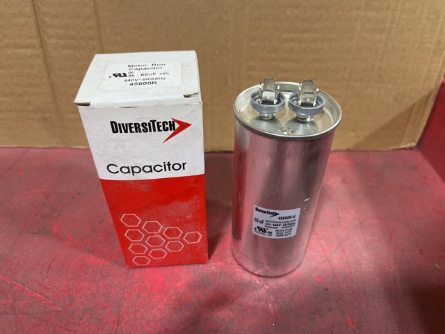 440 Vac, 60MFD 50/60 Hz, Round Capacitor
