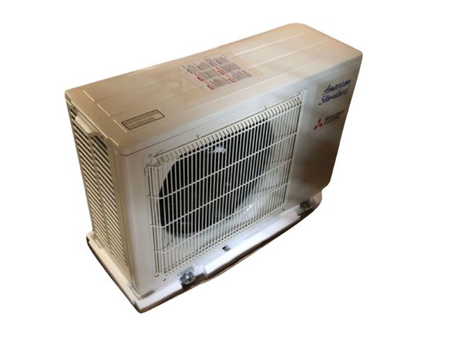 Unidad de bomba de calor minisplit para exteriores de una sola zona de 12 000 Btu, 23,1 SEER 208-230/60/1 R-410A