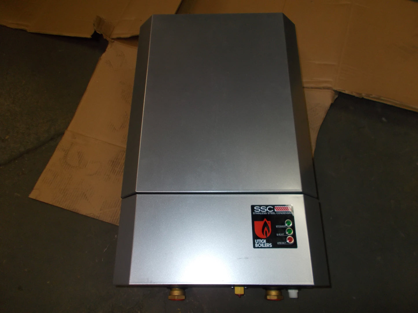 50,000 Btu Wall Mounted Natural Gas Boiler/Less Pump 95% 120/60/1