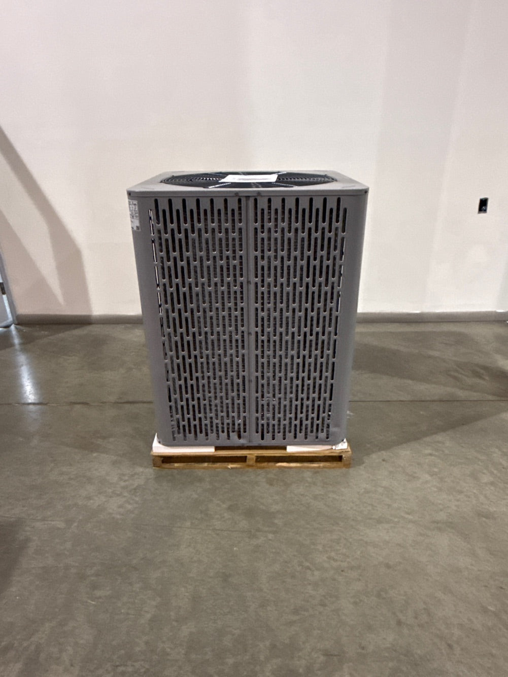 4 Ton Single-Stage Split-System Air Conditioner 208-230/60/1 R410A 13.8 SEER2
