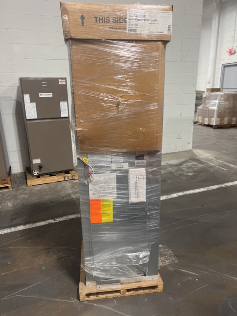 1 Ton Vertical Through-The-Wall Packaged Heat Pump Unit/W 4 Kw, 208-230/60/1, Eer: 11