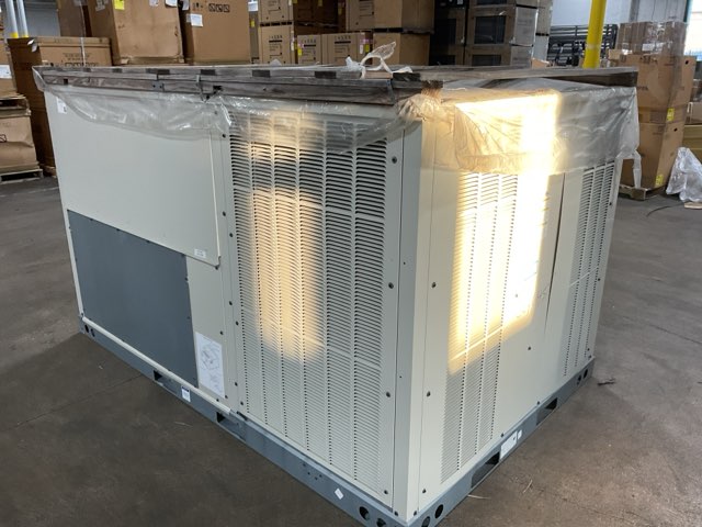 12.5 Ton Two-Stage Convertible Natural Gas/Electric Packaged Unit, 11.4 EER, 208-230/60/3, R32