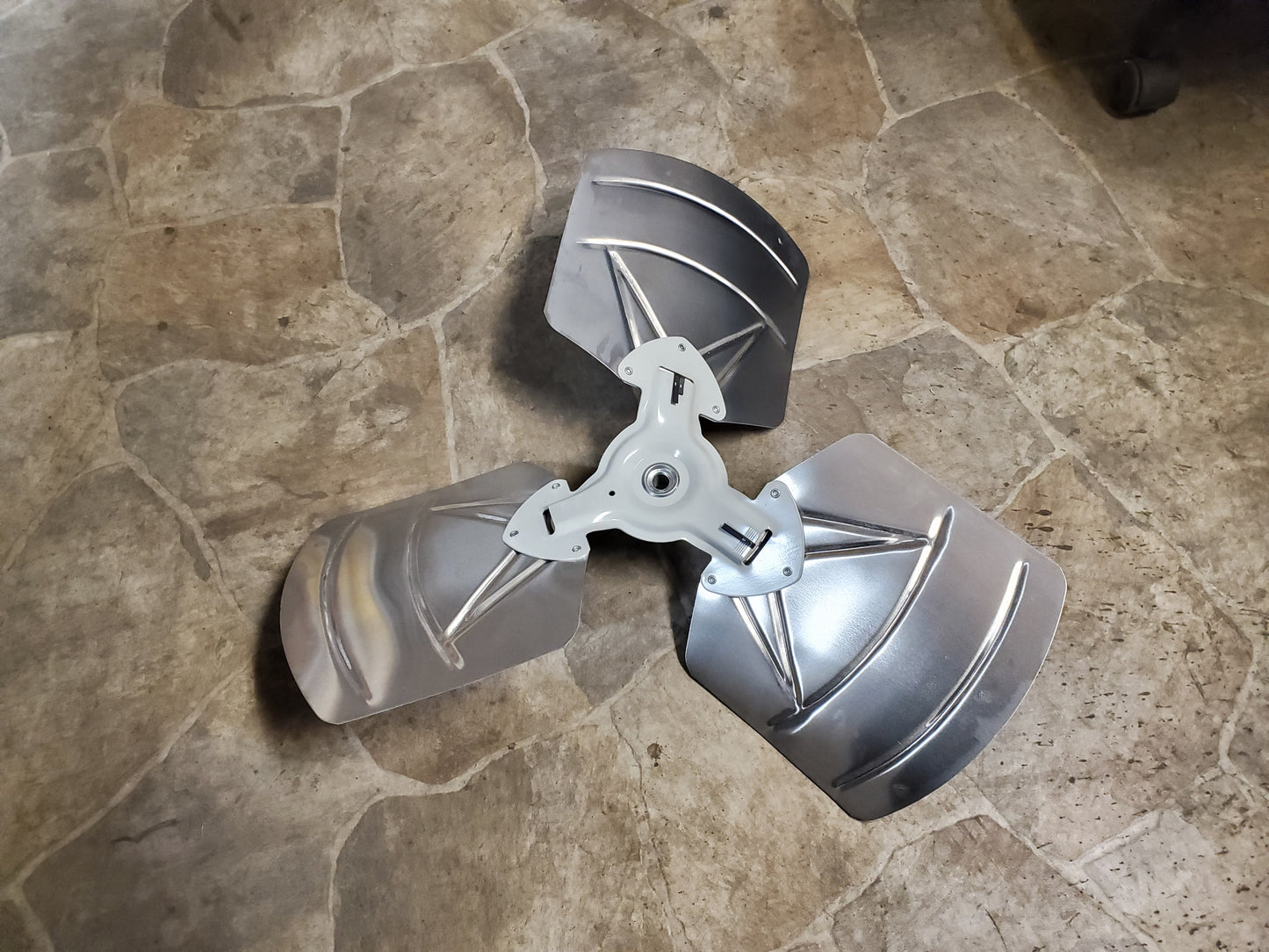 24 Fan Blade 3 Blade Cw"