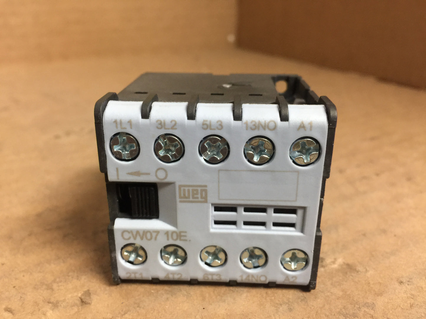 Mini Contactor; Multi-Volt, 50/60Hz, 16 Amp