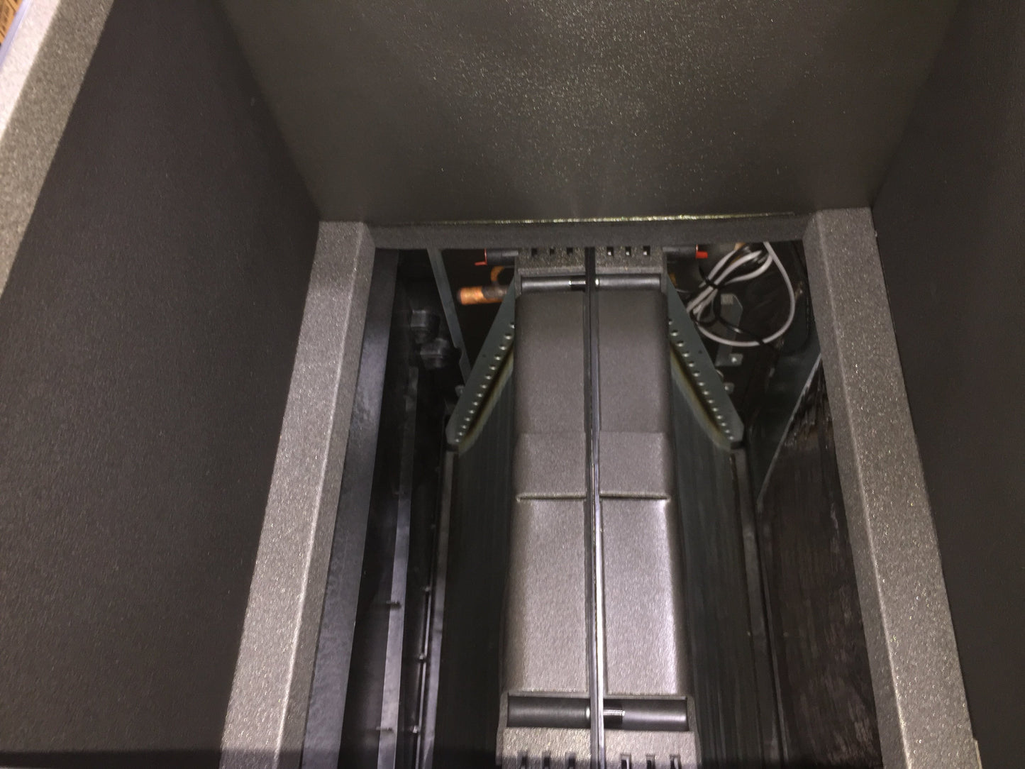 Manejador de aire con bomba de calor multiposición con conducto de 24 000 Btu, Seer 18, 208-230/60/1 R-410A