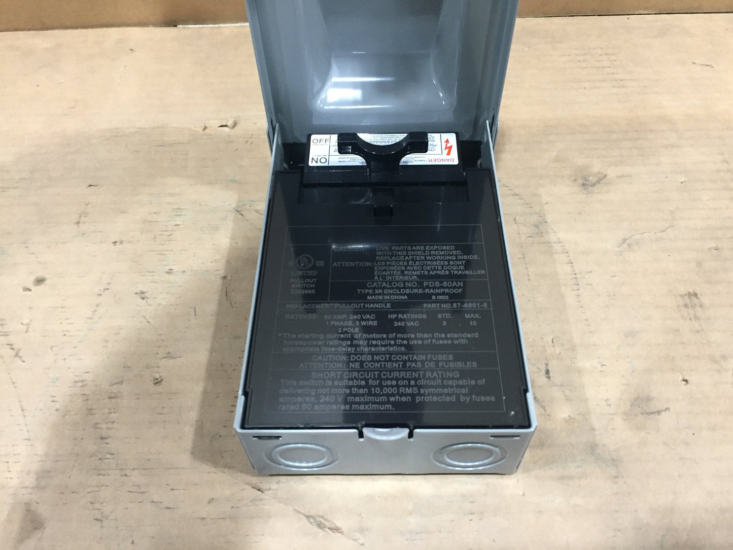 1/2" X 6' Electrical Whip with 60A 240V 3-Wire Disconnect, Gray Equipment Pad, and 24V Thermostat