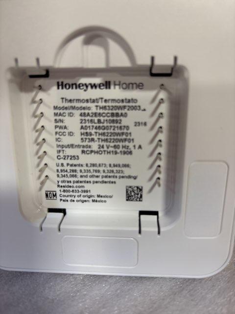1/2" X 6' Electrical Whip with 60A 240V 3-Wire Disconnect, Black Equipment Pad and 24V Thermostat