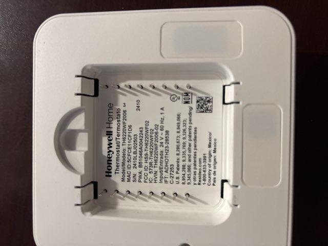100,000 BTU 1-Stg Up/Horz ECM Gas Furnace 80%, 4 Ton Upflow Cased A Coil, R410A and 24V Thermostat