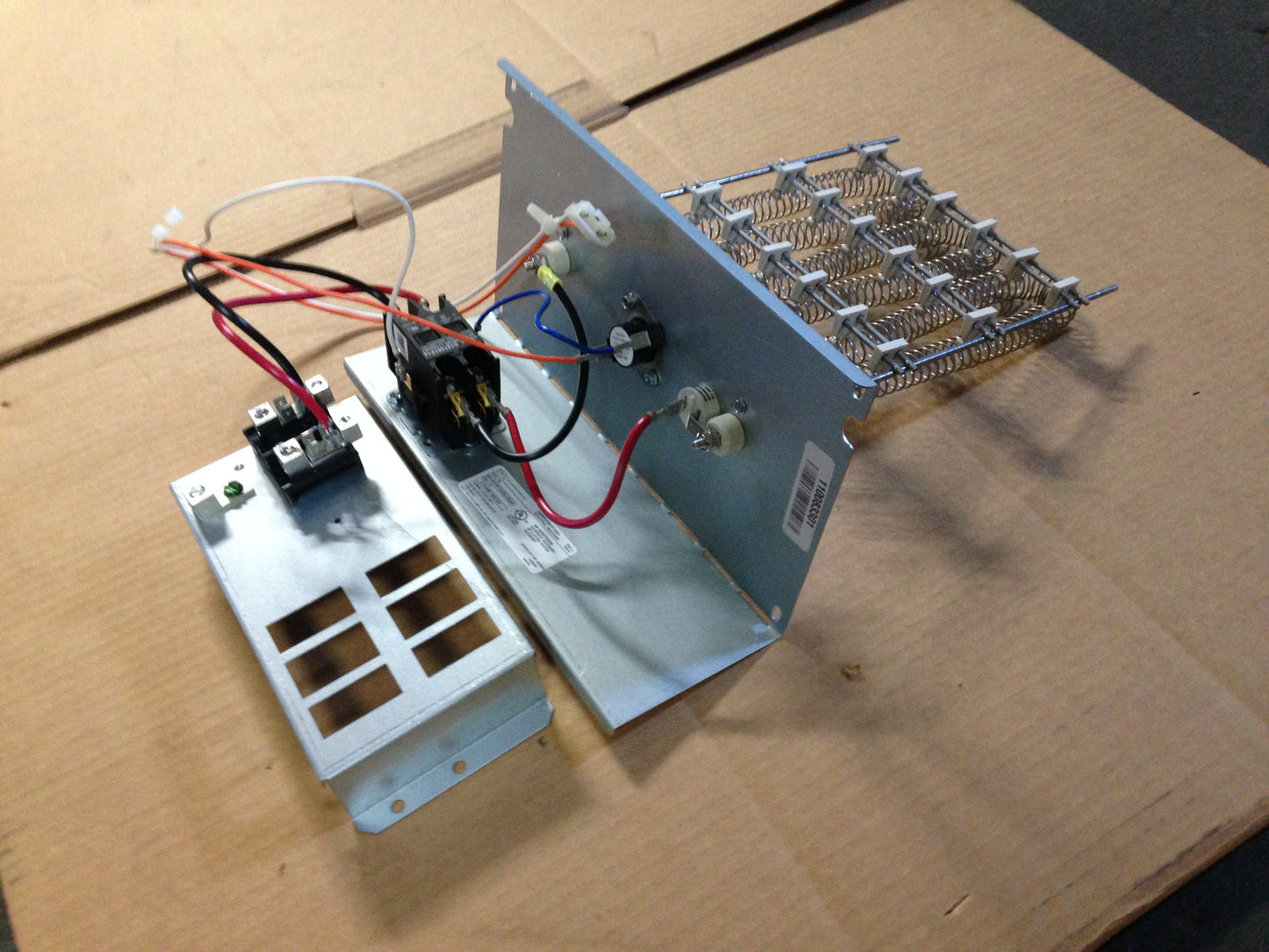 2.5 Ton Convertible Packaged AC Unit 13.4 SEER2 208-230/60/1, R410A and 5 KW Electric Heat Kit W/Lug