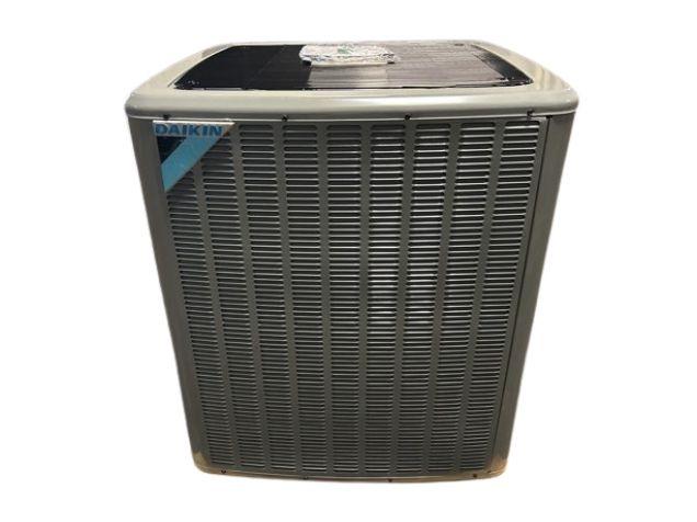 70,000 BTU Ultra Low NOx Up/Horz Gas Furnace 80%, 2 Ton SS Comm Comp AC 17 SEER2