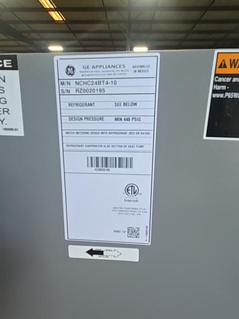 70,000 BTU Ultra Low NOx Up/Horz Gas Furnace 80%, 2 Ton Comm Comp AC 17 SEER2, 2 Ton Horz Cased Coil