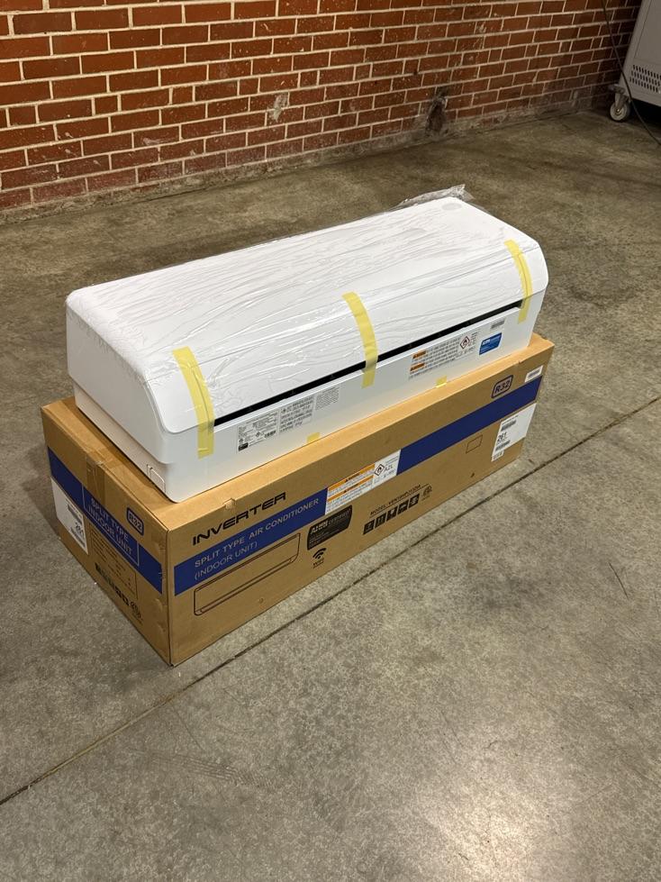 18,000 BTU Single-Zone Indoor/Outdoor Inverter Heat Pump Mini Split Set, 18 SEER2 208-230/60/1 R-32