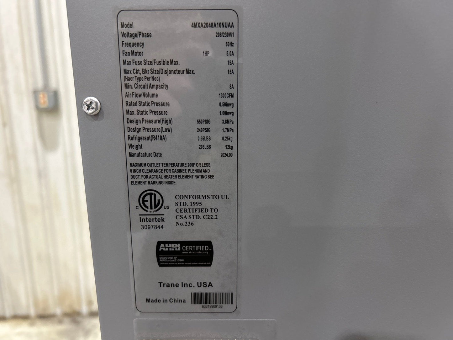 60,000 BTU Outdoor/Indoor Inverter Heat Pump Mini Split Set, 17 SEER 208-230/60/1 R-410A