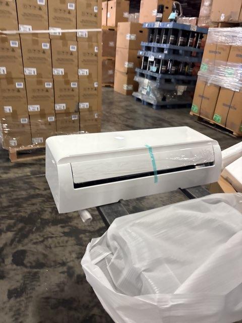 12,000 BTU Single-Zone Outdoor/Indoor Inverter Heat Pump Mini Split Set, 19 SEER 208-230/60/1 R-410A