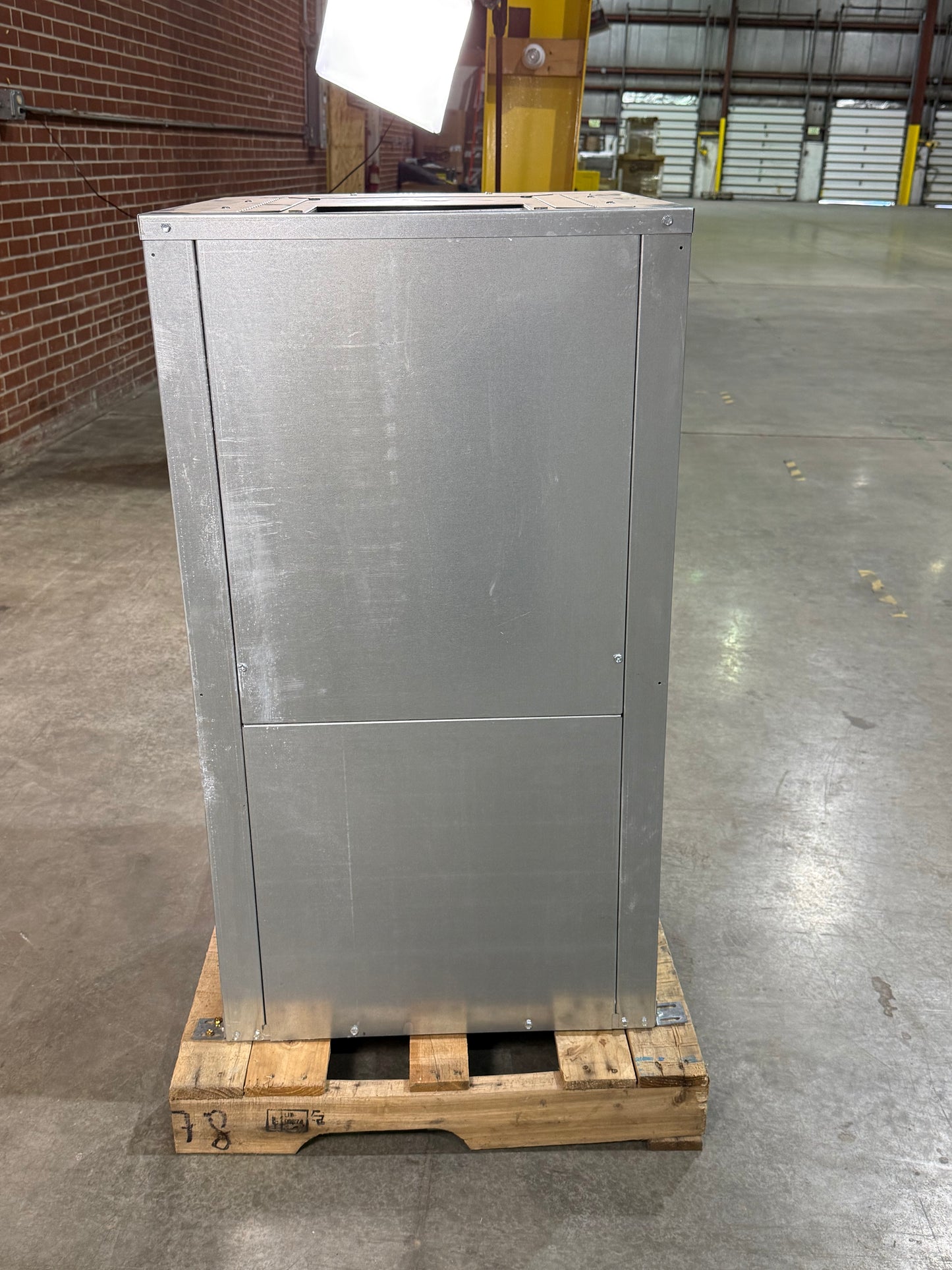 2.5 Ton Single-Stage PSC Vertical Geothermal Heat Pump 208-230/60/1 R410A 17 EER